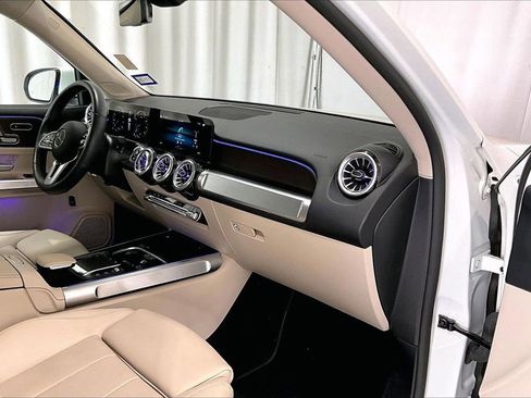 Used 2023 Mercedes-Benz GLB 250 image 28