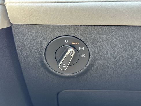 New 2026 Volkswagen Taos SE AWD/4WD image 17