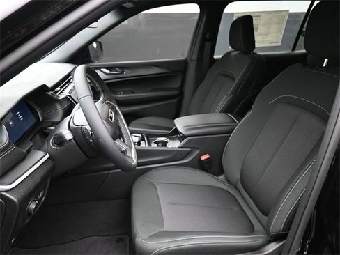 New 2025 Jeep Grand Cherokee L Laredo image 13