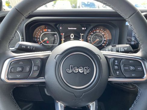 New 2026 Jeep Wrangler Unlimited Sahara AWD/4WD image 16