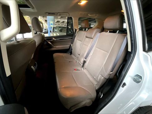Used 2020 Lexus GX 460 Luxury image 19