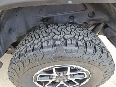 Used 2025 Jeep Wrangler Unlimited Rubicon image 26