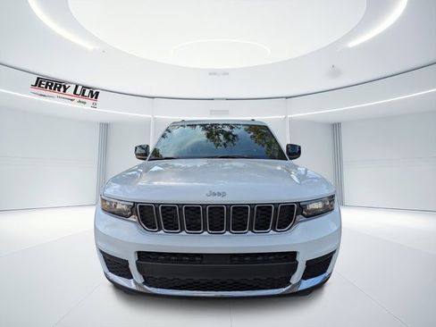 New 2025 Jeep Grand Cherokee L Laredo image 7