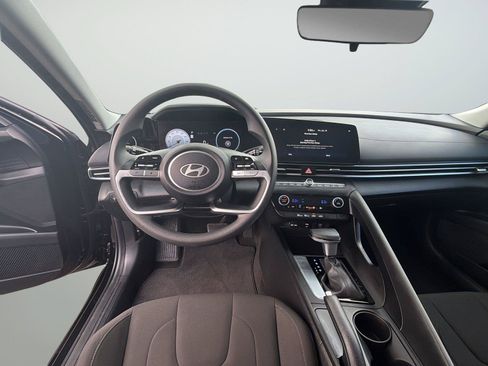Certified 2024 Hyundai Elantra SEL FWD image 9