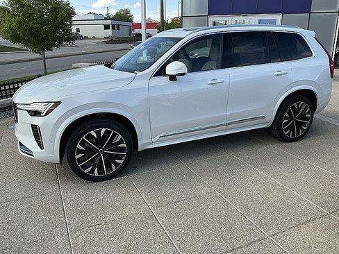 New 2026 Volvo XC90 B6 Plus w/ Protection Package AWD/4WD image 11