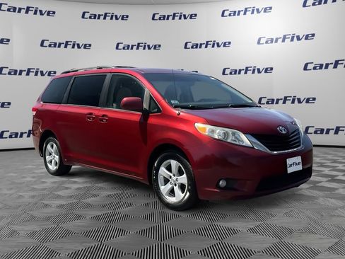 Used 2011 Toyota Sienna LE FWD image 8