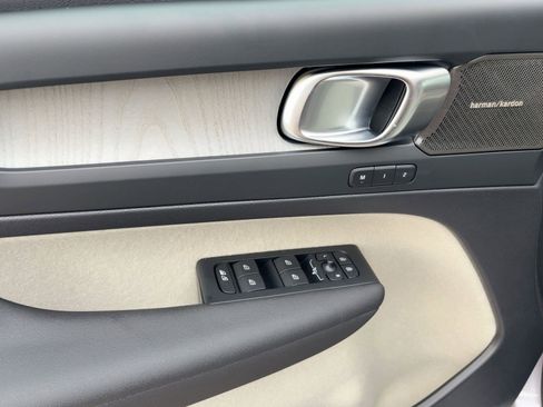 New 2026 Volvo XC40 B5 Ultra w/ Climate Package image 12