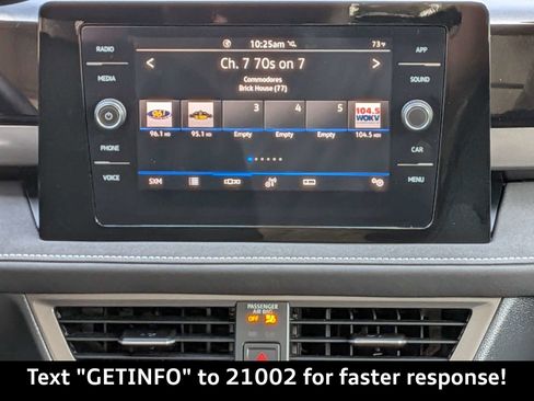 Used 2025 Volkswagen Taos SE FWD image 20