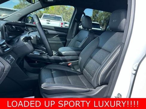 Used 2025 Buick Enclave Sport Touring image 14