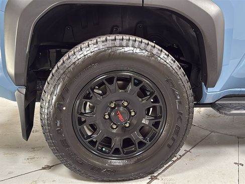 Certified 2025 Toyota 4Runner TRD Off-Road Premium image 22