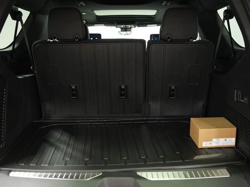 New 2026 GMC Yukon XL AT4 w/ AT4 Premium Plus Package image 15