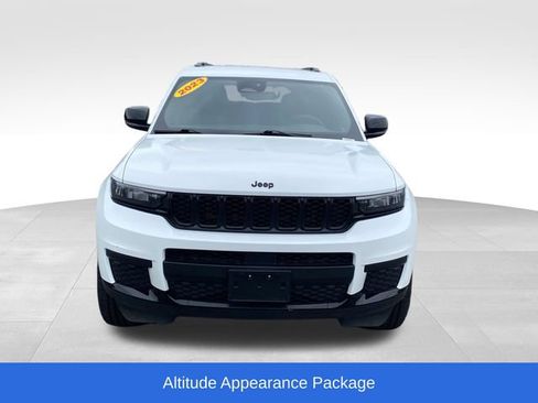 Used 2023 Jeep Grand Cherokee L Laredo RWD image 2