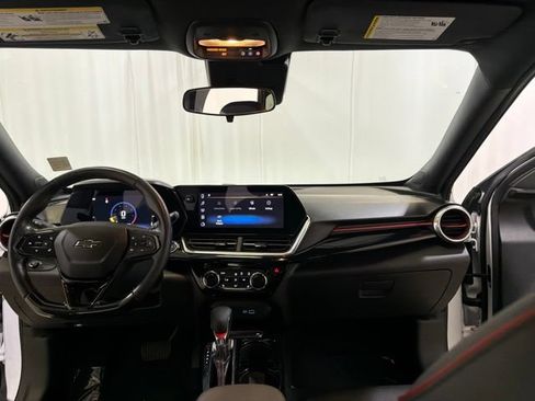 Used 2024 Chevrolet Trax RS w/ Driver Confidence Package FWD image 25