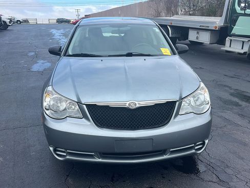Used 2010 Chrysler Sebring Touring image 8