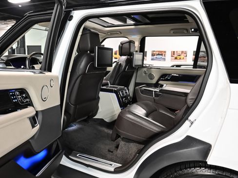 Used 2020 Land Rover Range Rover Long Wheelbase Autobiography image 11