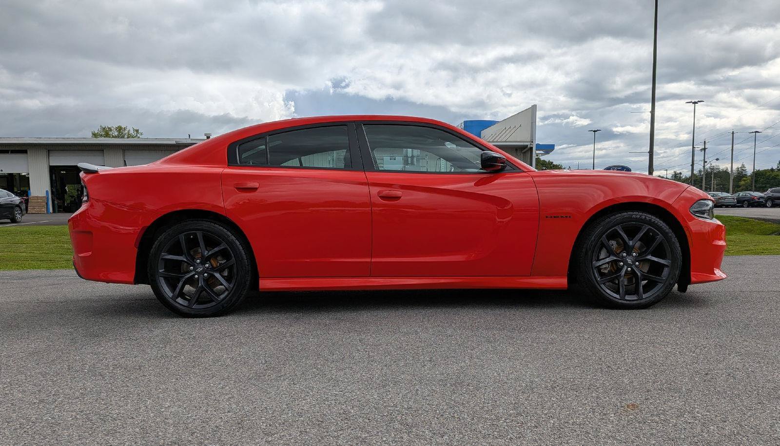 Used 2022 Dodge Charger R/T w/ Blacktop Package RWD image 5