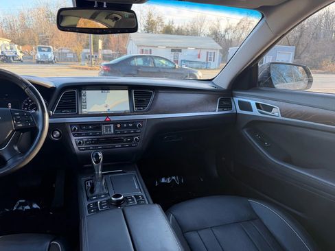 Used 2015 Hyundai Genesis 3.8 w/ Option Group 04 image 31