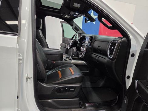 Used 2021 GMC Sierra 1500 AT4 w/ AT4 Premium Package AWD/4WD image 8