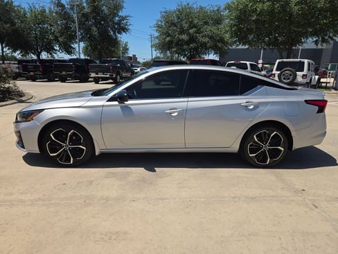 Used 2023 Nissan Altima 2.5 SR AWD/4WD image 6