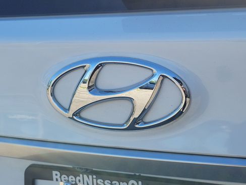 Used 2020 Hyundai Santa Fe SEL w/ Convenience + Premium Package FWD image 11