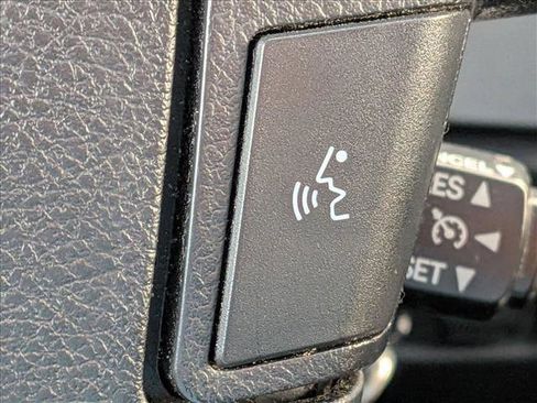 Used 2011 Toyota Tundra Limited image 10