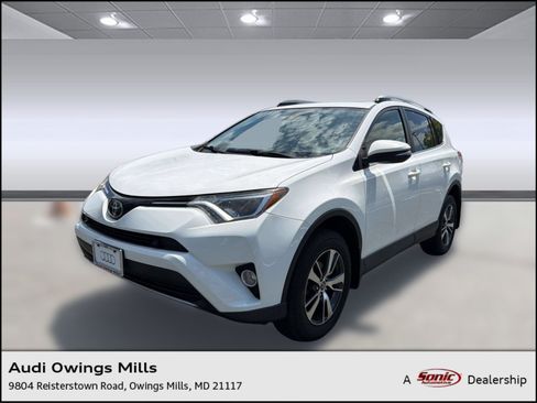Used 2018 Toyota RAV4 XLE AWD/4WD image 1