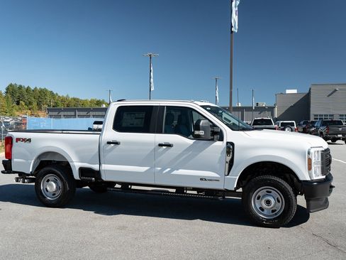 New 2026 Ford F350 XL w/ FX4 Off-Road Package image 12