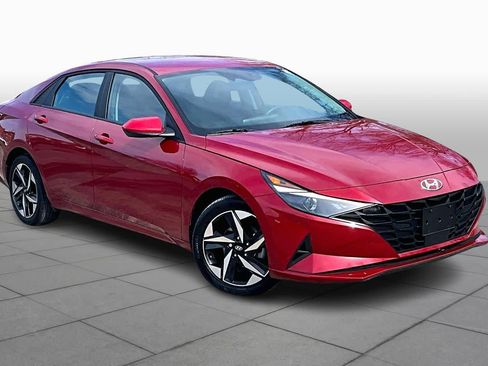 Used 2023 Hyundai Elantra SEL w/ Convenience Package image 3