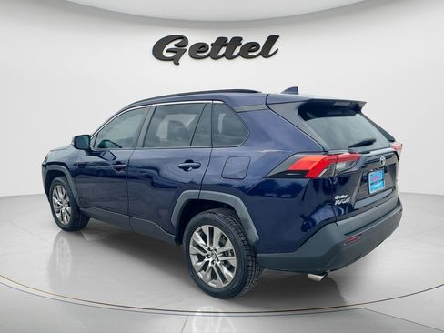Used 2020 Toyota RAV4 XLE Premium FWD image 7