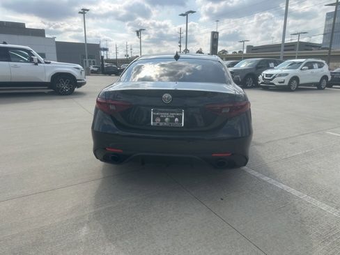 Used 2023 Alfa Romeo Giulia Estrema image 7