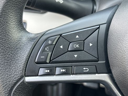 Used 2024 Nissan Altima 2.5 SV FWD image 24