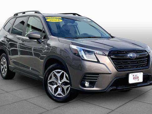 Used 2024 Subaru Forester Premium AWD/4WD image 3