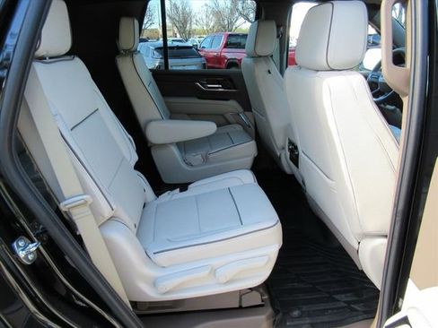 Used 2025 GMC Yukon Denali image 29