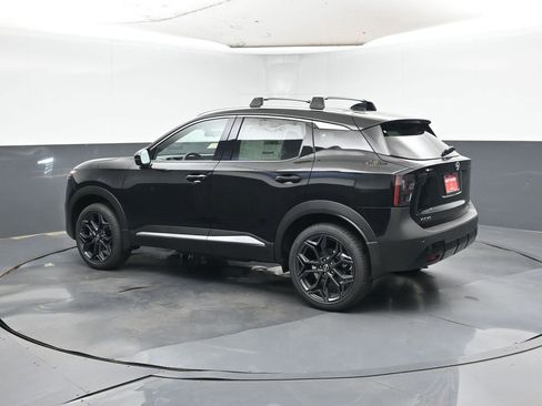 New 2025 Nissan Kicks SR image 3