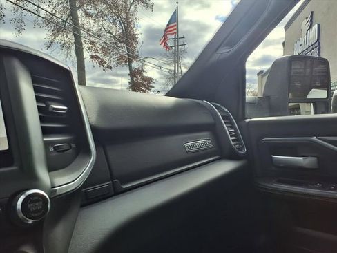 Used 2024 RAM 3500 Big Horn image 27