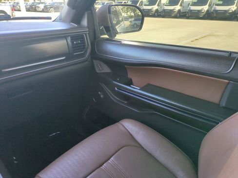 Used 2022 Ford Expedition King Ranch AWD/4WD image 19