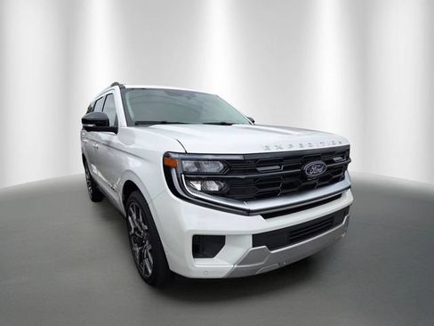 Used 2024 Ford Expedition Limited RWD image 5