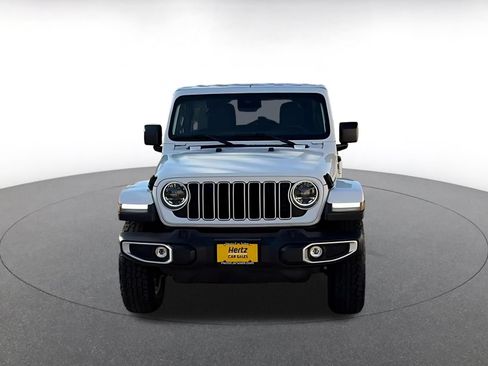 Used 2025 Jeep Wrangler Unlimited Sahara AWD/4WD image 4