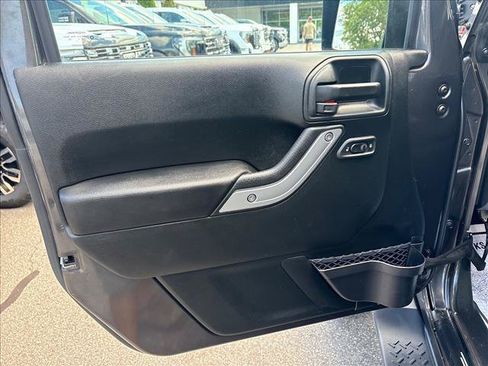 Used 2017 Jeep Wrangler Unlimited Sahara w/ Dual Top Group AWD/4WD image 20