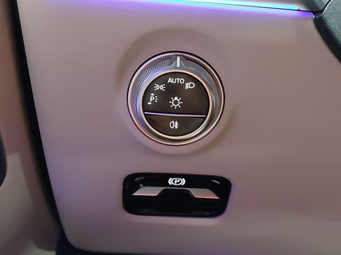 Certified 2025 Mercedes-Benz C 300 Sedan image 27