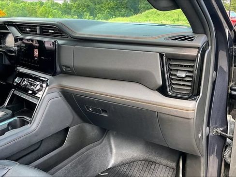 Used 2023 GMC Sierra 1500 AT4 w/ Technology Package AWD/4WD image 27