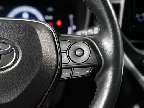 Used 2024 Toyota Corolla Cross XLE image 13