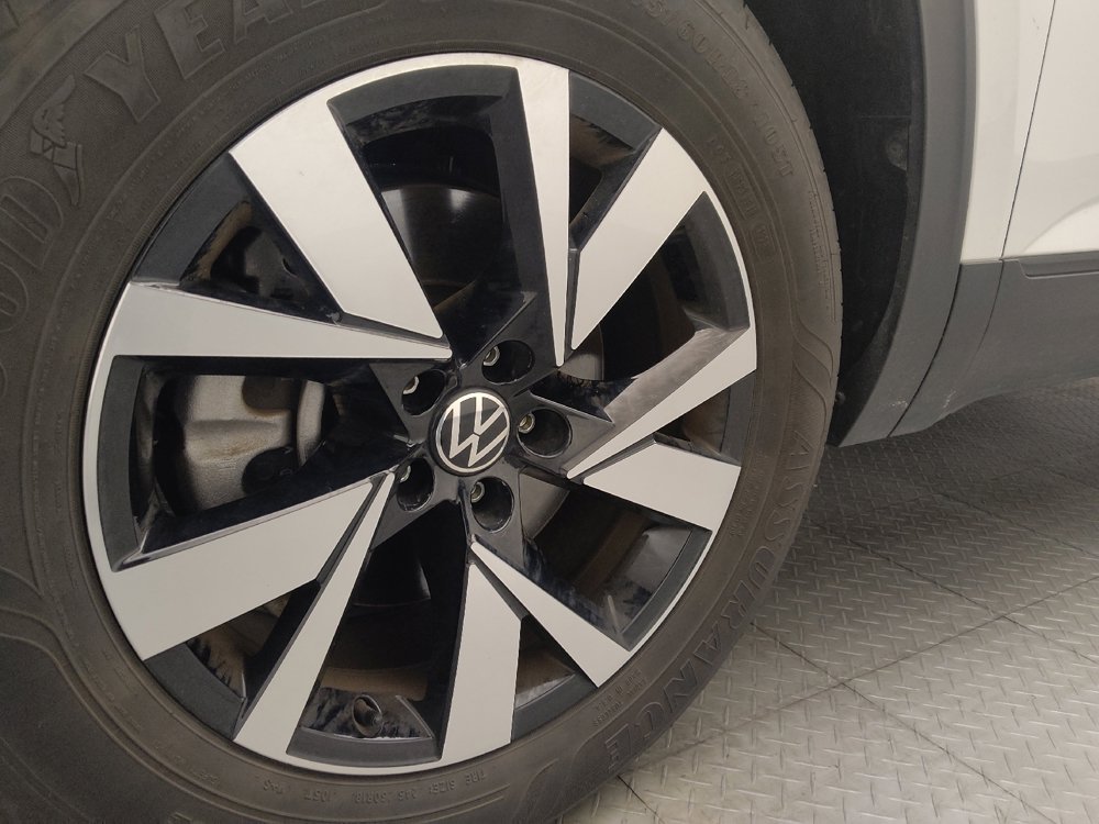 Used 2023 Volkswagen Atlas Cross Sport SE FWD image 31