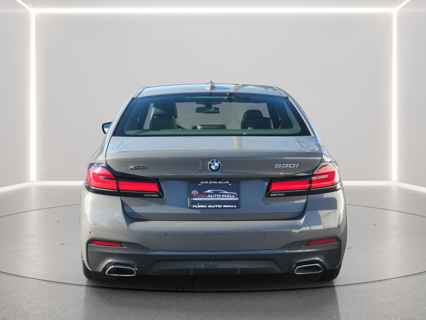 Used 2021 BMW 530i xDrive w/ M Sport Package AWD/4WD image 4