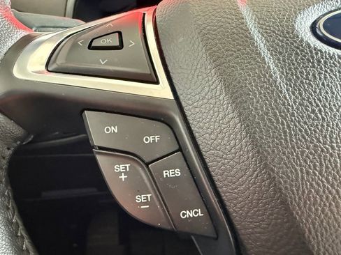 Used 2022 Ford Edge Titanium image 12