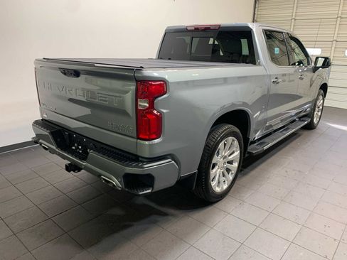 Used 2024 Chevrolet Silverado 1500 High Country w/ High Country Premium Package AWD/4WD image 3