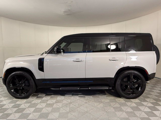 New 2026 Land Rover Defender 110 X-Dynamic SE AWD/4WD image 3