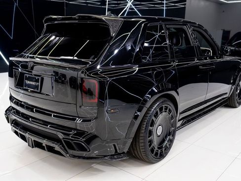 Used 2023 Rolls-Royce Cullinan image 18