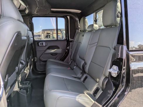 New 2026 Jeep Gladiator Mojave image 13