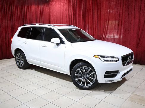 Used 2019 Volvo XC90 T5 Momentum FWD image 2